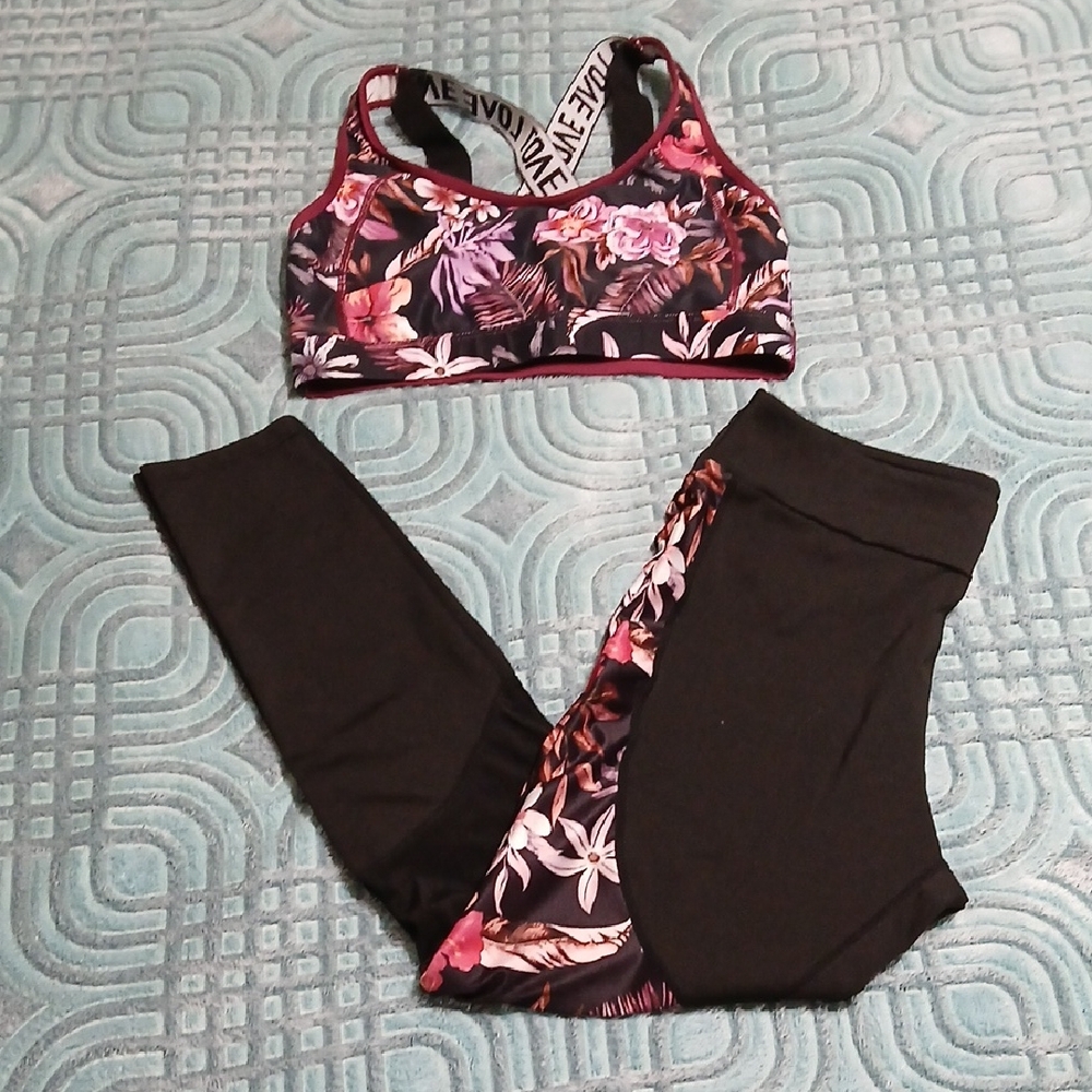 Shein Floral Print Sports Bra and Leggings Set